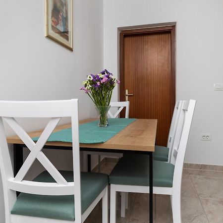 Apartments With A Parking Space Pisak, Omis - 5975 Extérieur photo