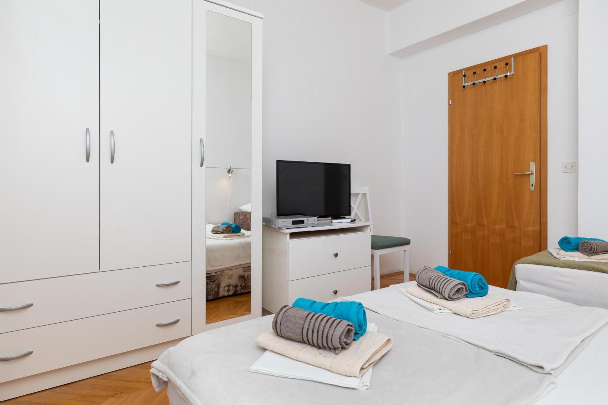 Apartments With A Parking Space Pisak, Omis - 5975 Chambre photo